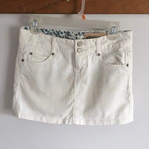 White denim skirt